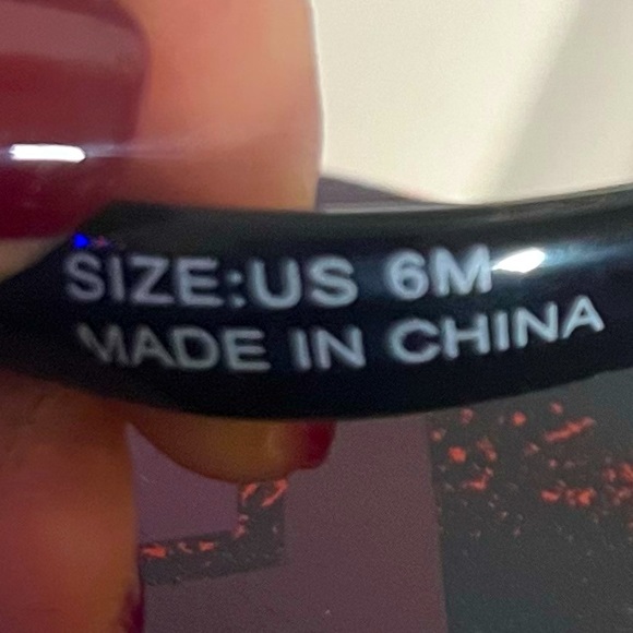 Kate Spade NY Manette Black Multi Striped Flip Flops Womens size 6 - Picture 6 of 7